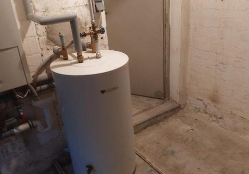 Keller Gastherme und Speicher 