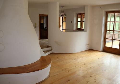 Wohnzimmer mit Grundofen