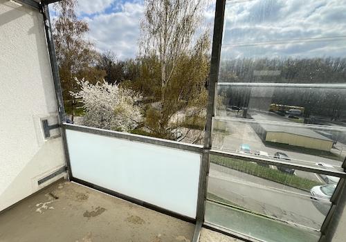 Balkon mit Glaselementen