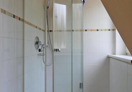 Dusche im Bad