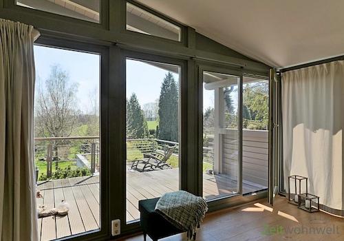Loggia-Blick auf den Balkon
