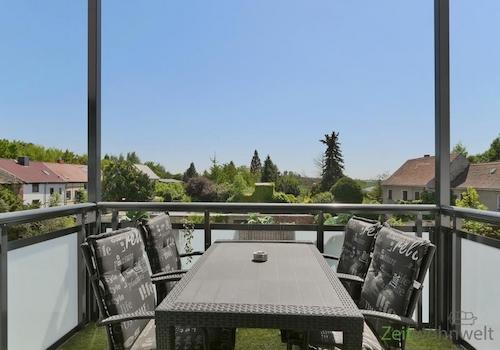 sonniger Balkon