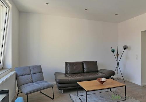 Sofa und Sessel