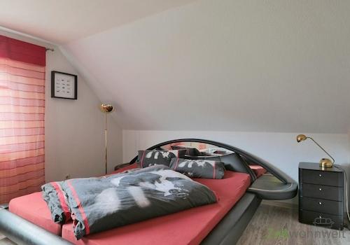 breites Bett