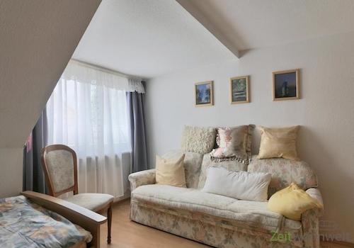Gäste-Sofa im Schlafzimmer
