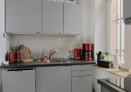 kleine Einbauküche
