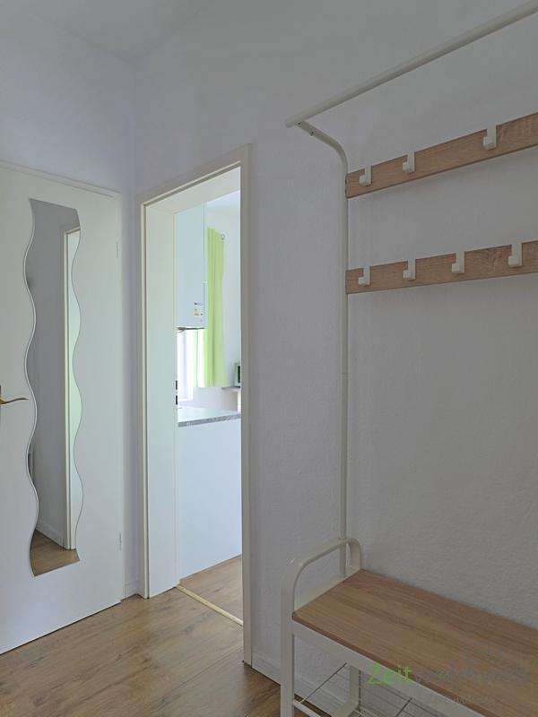 Wohnungsflur mit Garderobe