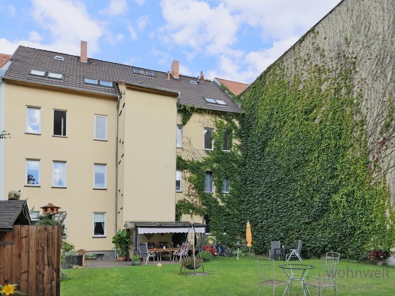 großer Garten am Haus