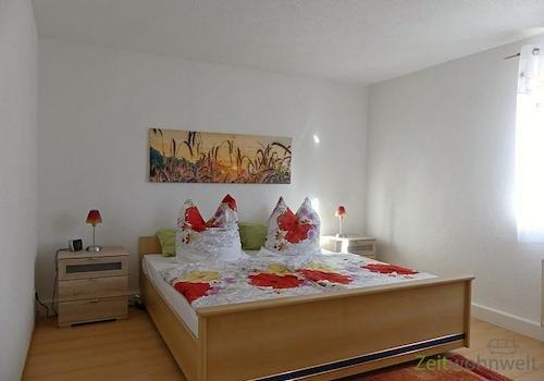 Doppelbett im Schlafzimmer