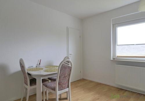 Esstisch vor der Abstellkammer