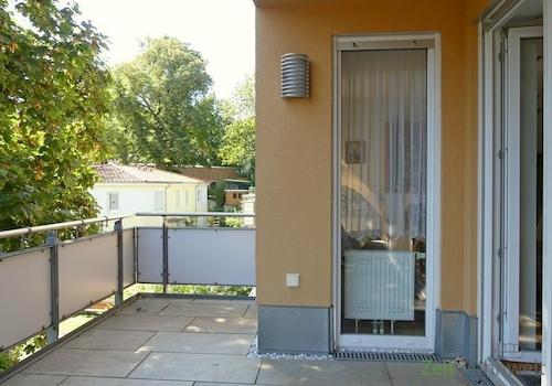 teilüberdachter Balkon