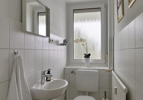 separates WC