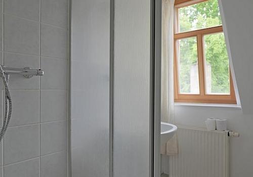 Dusche im Bad
