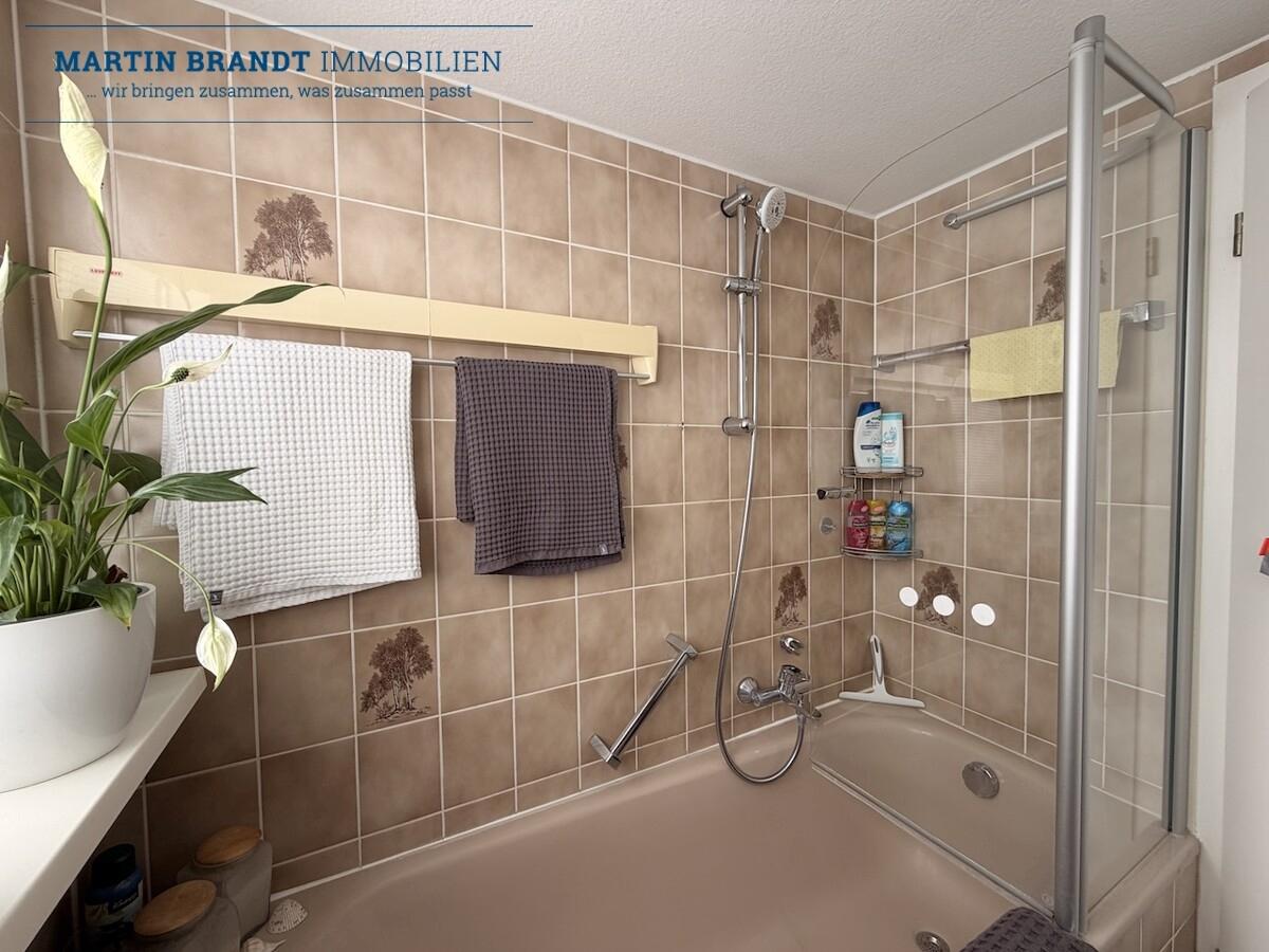 Badezimmer mit Badewanne