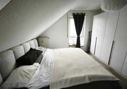 Schlafzimmer Bild 2