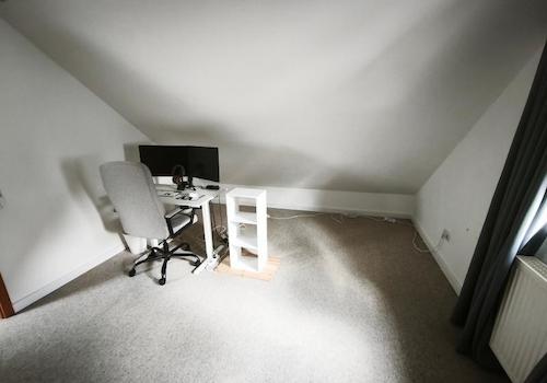 Ausgebauter Spitzboden - Kinder- /Arbeitszimmer Bild 2