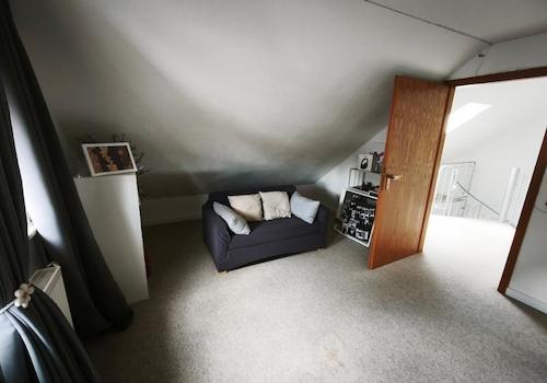 Ausgebauter Spitzboden - Kinder- /Arbeitszimmer Bild 4