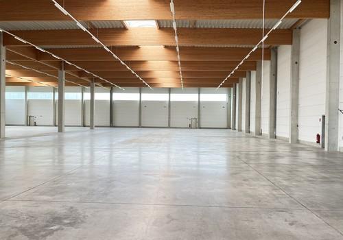 Lagerhalle Blick nach rechts