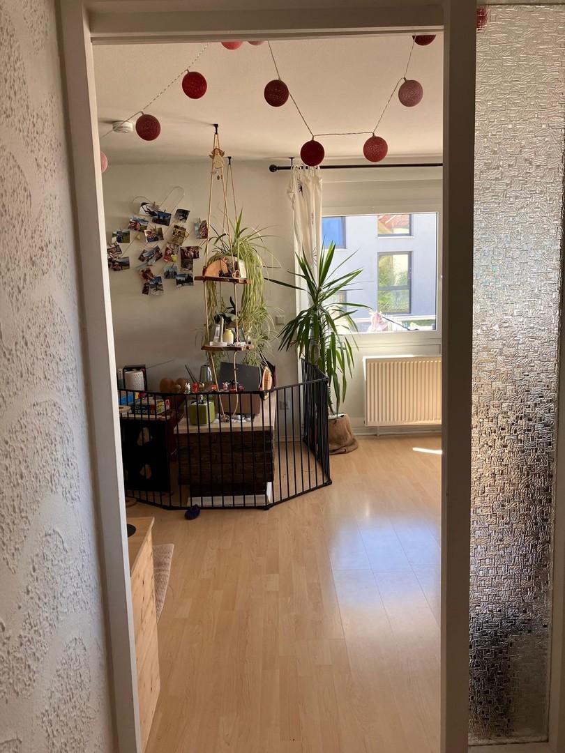 Blick Flur in Wohn-Esszimmer