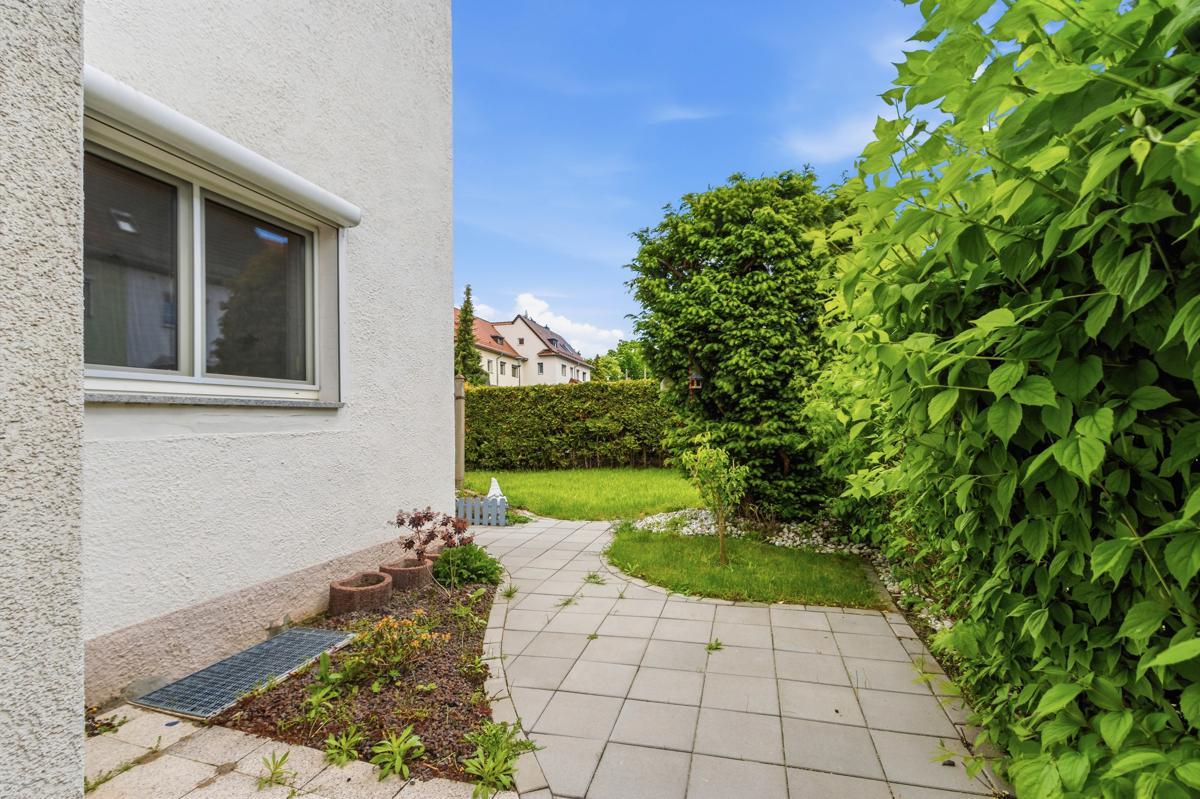 Zugang seitlicher Garten