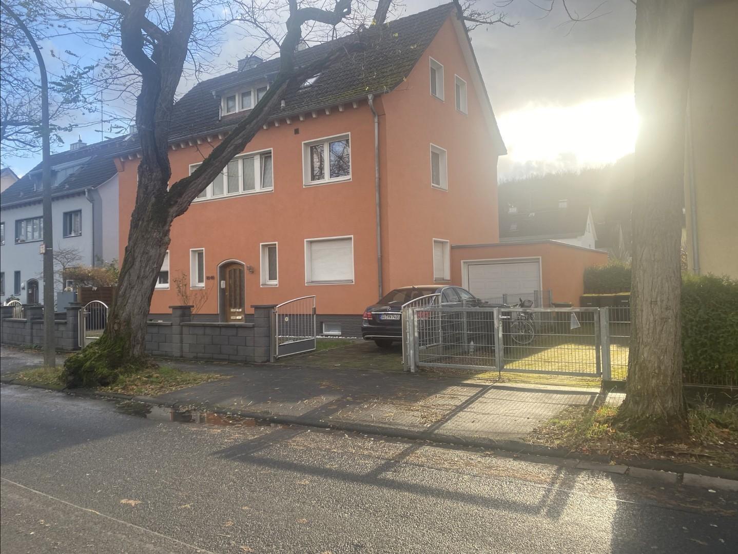 Haus außen vorne