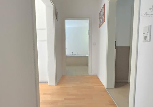 Flur (Ankleide, SZ, Wellnessbad)