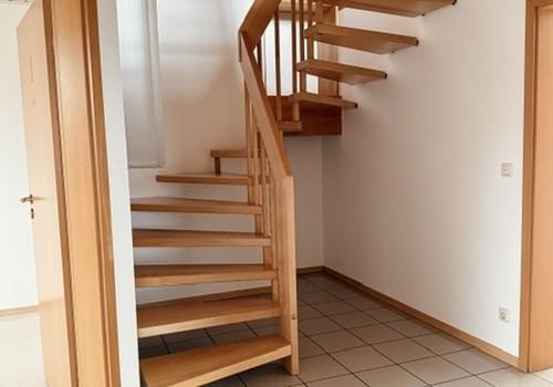 OG Treppe zur Galerie