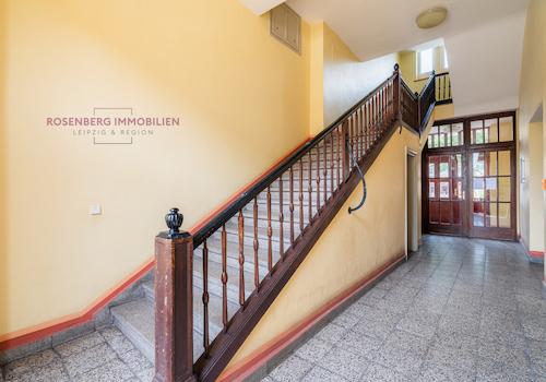 Immobilie in Berlin zu verkaufen_3-Raum_Treppenhaus