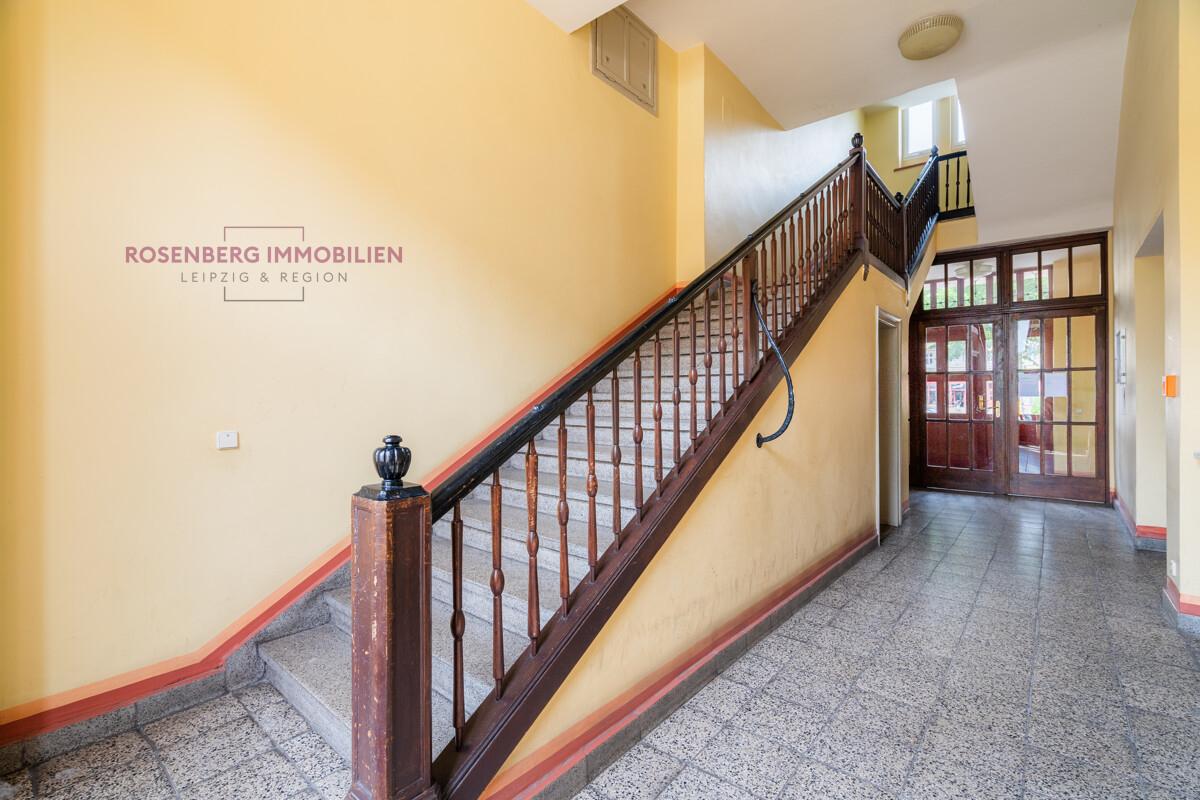 Immobilie in Berlin zu verkaufen_3-Raum_Treppenhaus