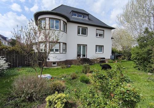 Haus Gartenansicht