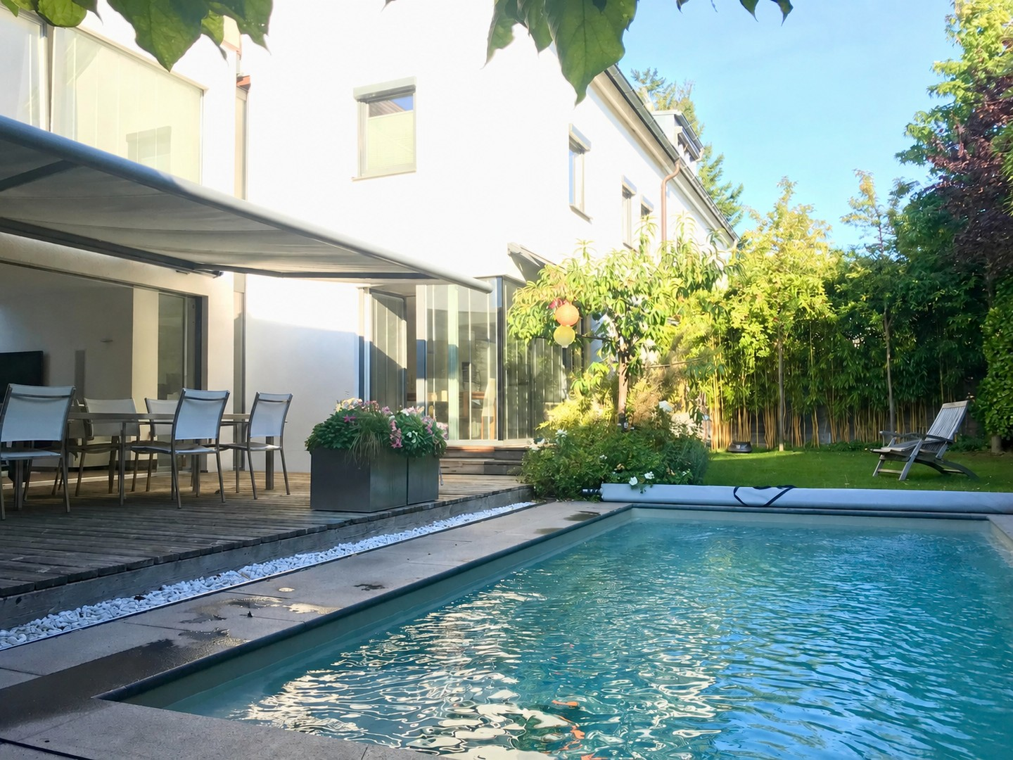 Pool und Außenbereich