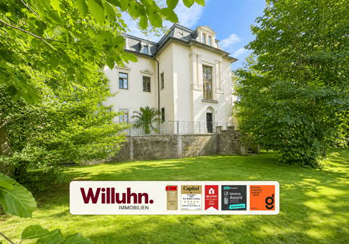 Gartenansicht mit Blick auf die Villa