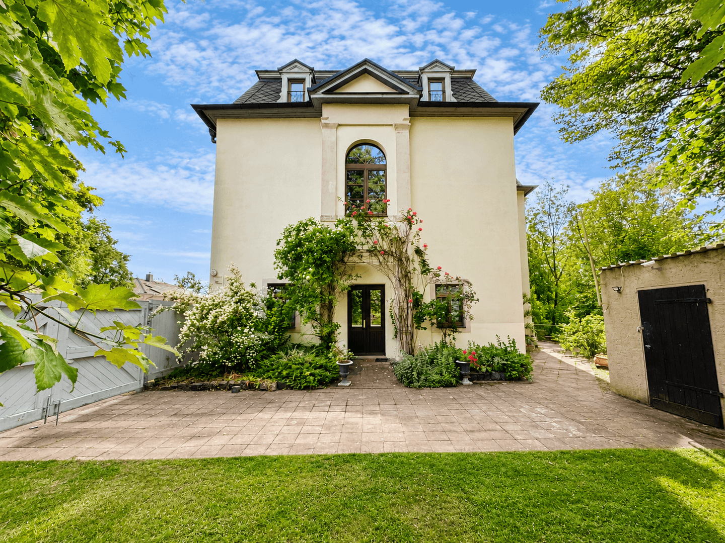 Blick auf das herrliche Portal