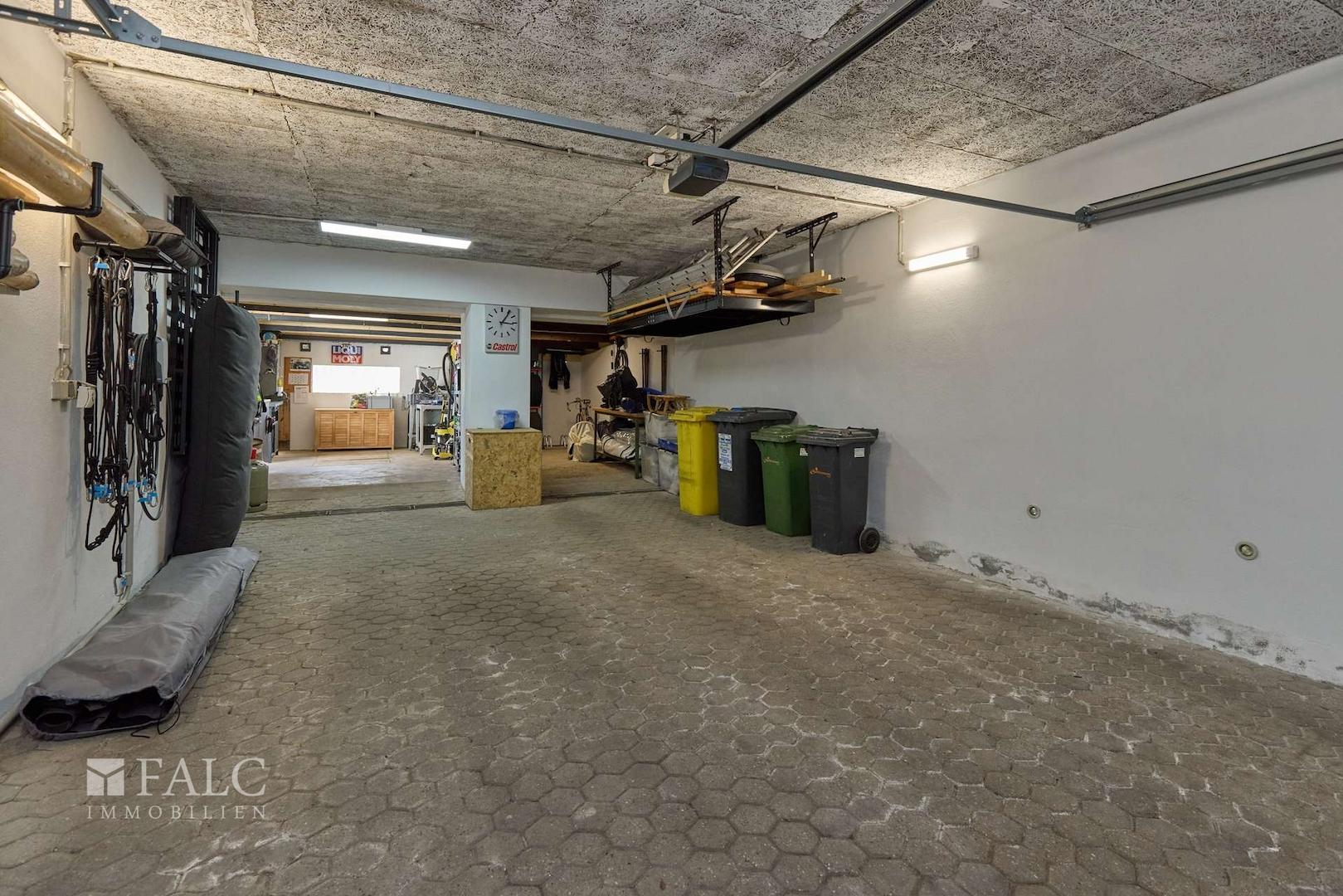 Geräumige Garage