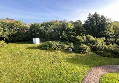 Strandkorb im eigenen Garten