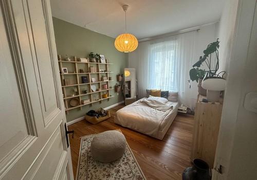 Helles, ruhiges Schlafzimmer 