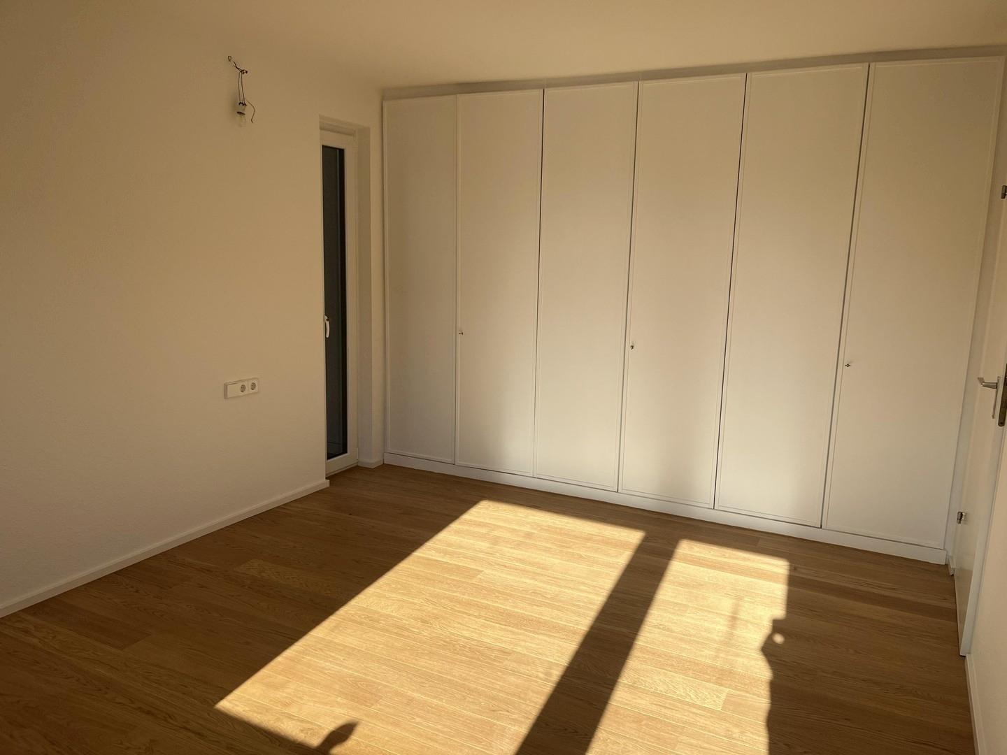 Schlafzimmer/Arbeitszimmer 1 1