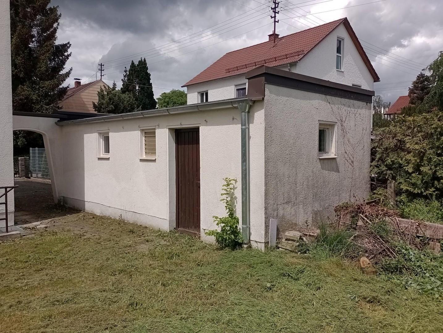 Geräteraum hinter Garage