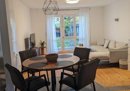 Wohnzimmer / Essbereich