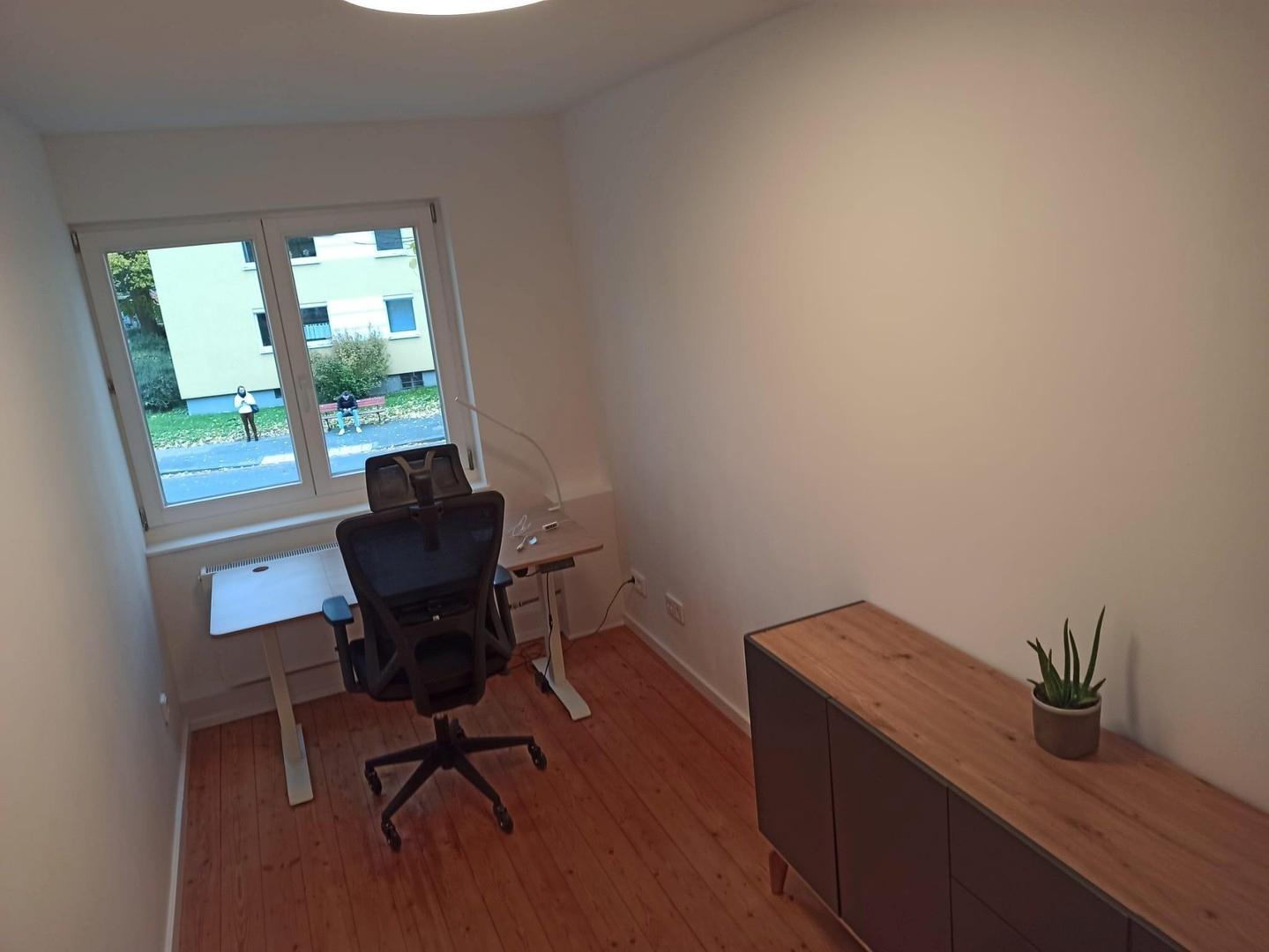 Arbeits-/ Kinderzimmer