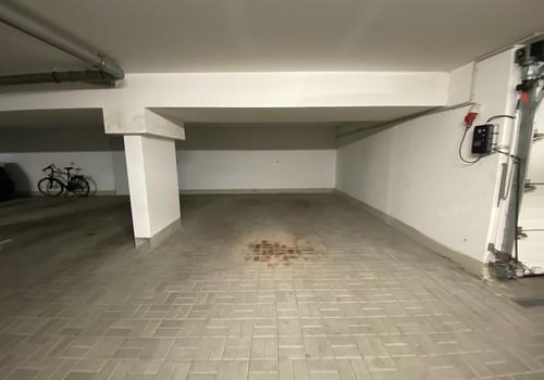 Tiefgaragenstellplatz