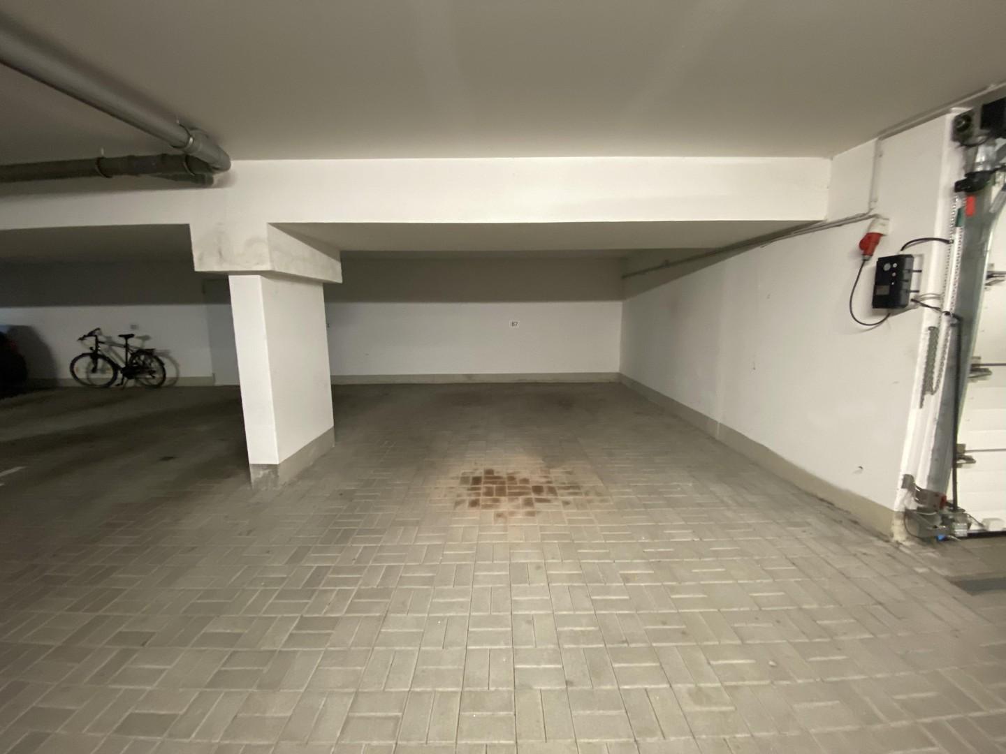 Tiefgaragenstellplatz