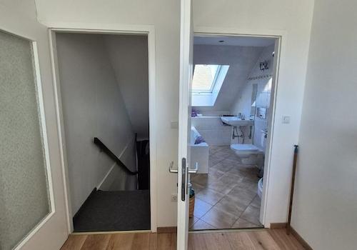 Treppe und 2.Badezimmer