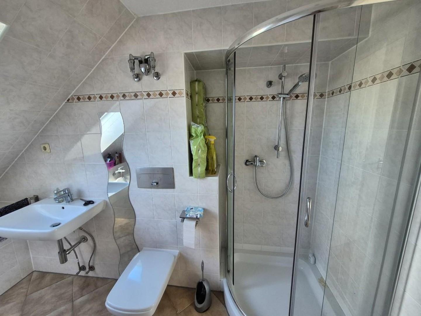 2.Bad:Dusche