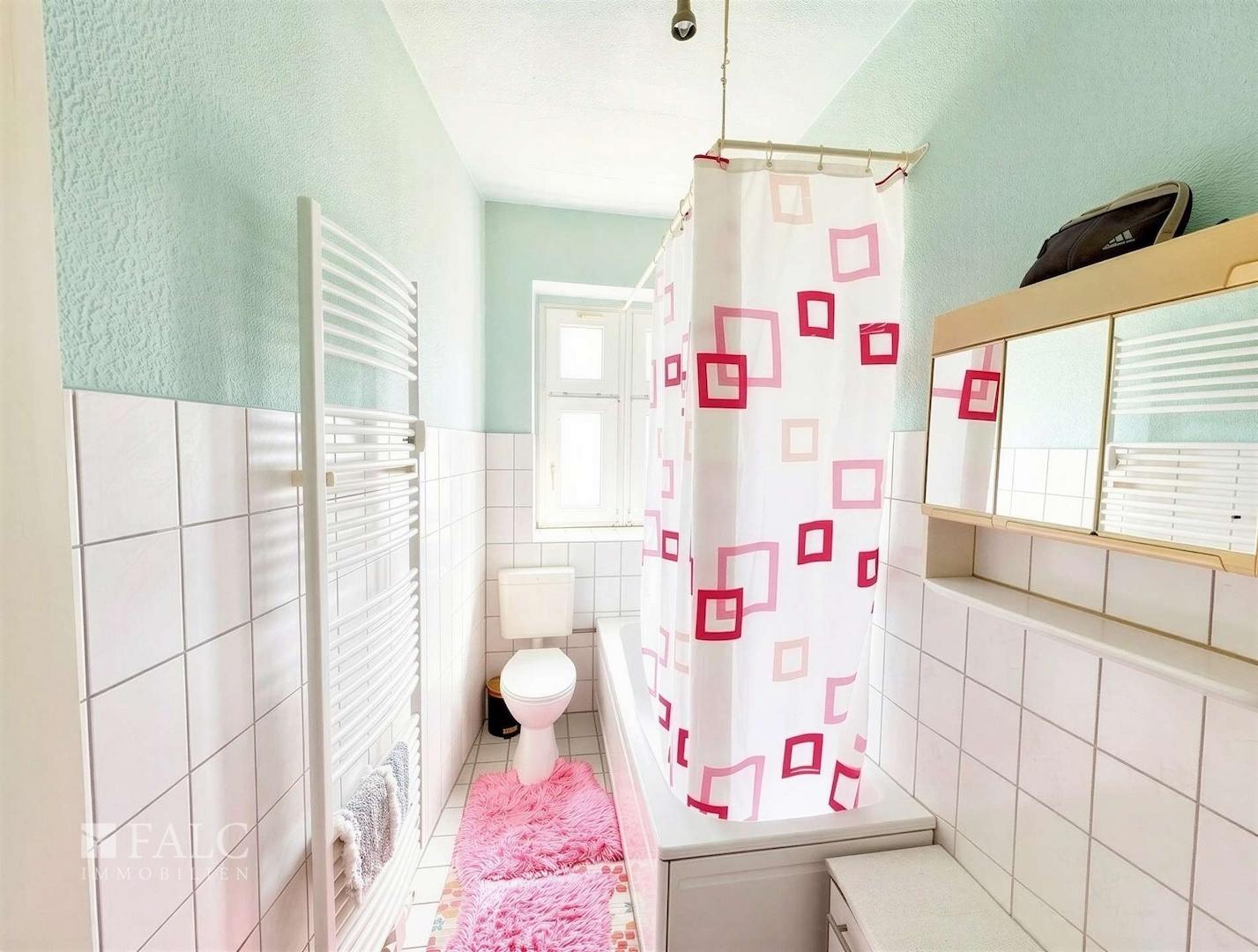 Badezimmer EG links 