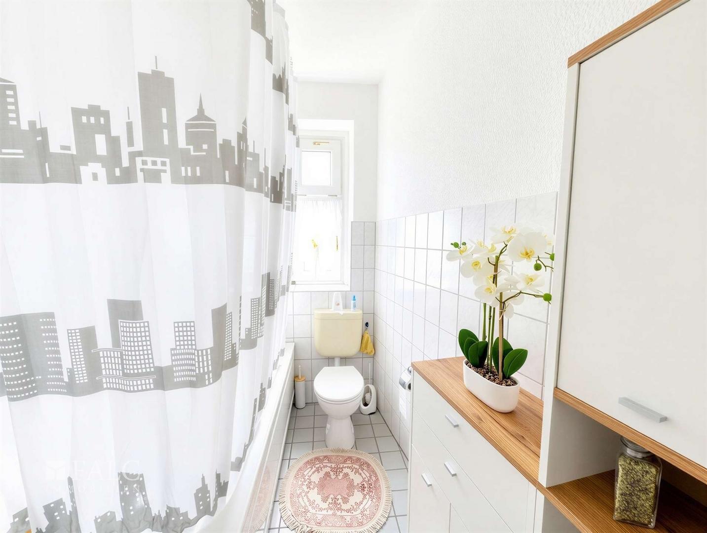 Badezimmer EG rechts 