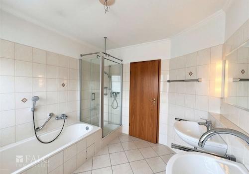 Badezimmer - (KI generiert)