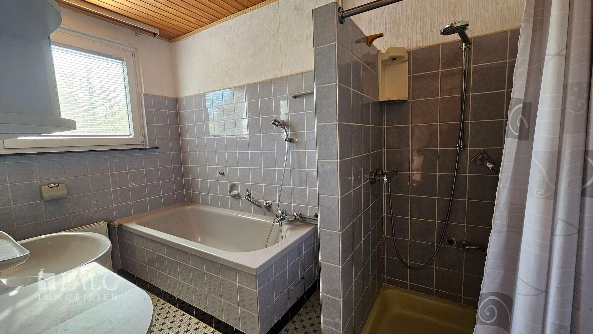 Badezimmer EG