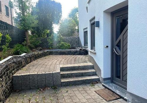 eigener Eingang + Terrasse