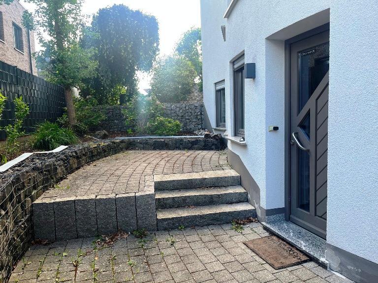 eigener Eingang + Terrasse